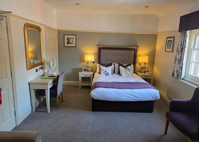 The Royal Oak Hotel, Welshpool - The Coaching Inn Group